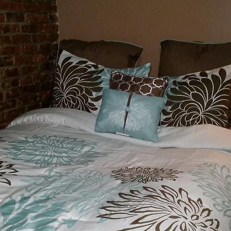 Oyo Bed And Breakfast New York Exteriör bild
